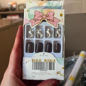 Fake Nail Set Silver Metallic 3D and Brown Nail Set